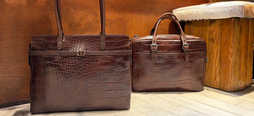 Leren laptoptassen van Castelijn en Beerens in de winkel in Hoorn